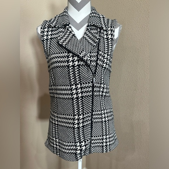 Women’s CHAPS brand Houndstooth Vest, EUC! - Picture 2 of 7